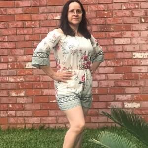 Meet your Posher, Leticia